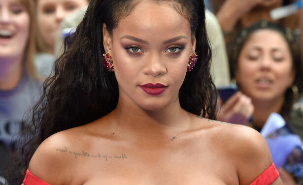 Rihanna deelt de eerste foto's van de producten en campagne van haar Fenty make-uplijn