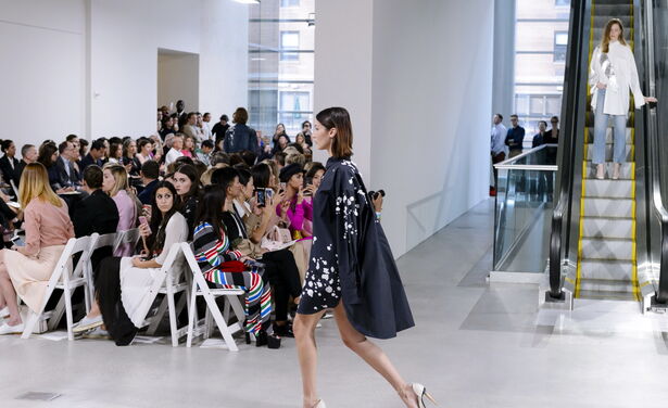 Modellen krijgen hun eigen paskamer tijdens New York Fashion Week