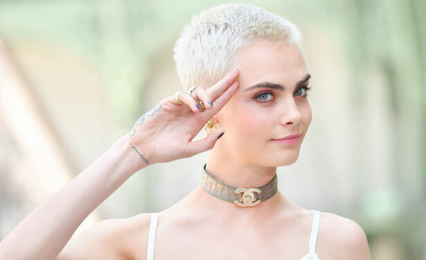 Cara Delevingne, Kristen Stewart en Katy Perry kort en super blond bij Chanel Haute Couture Show