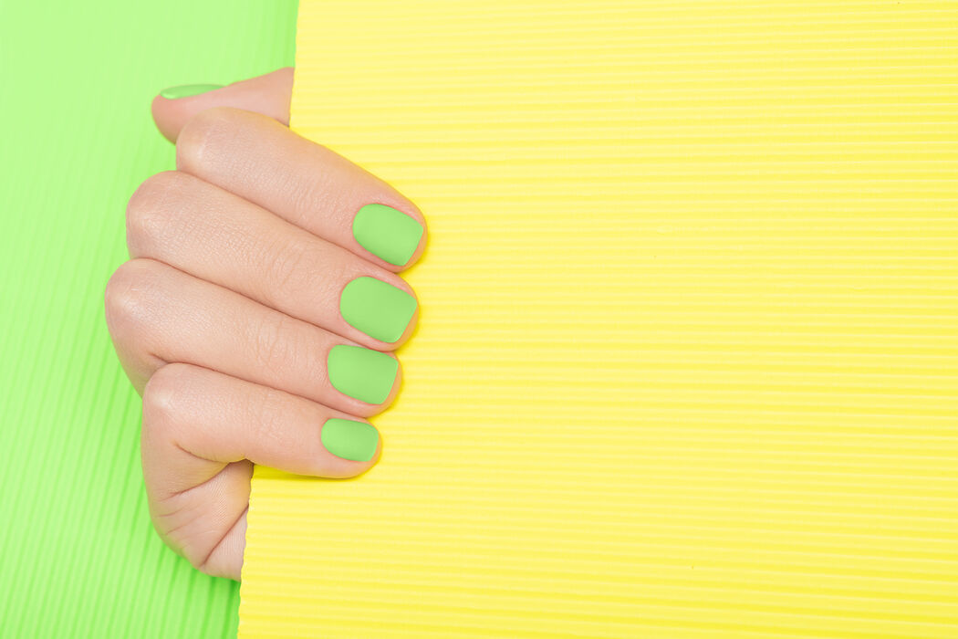 Neon groene nagels zijn in: dit is hoe jij deze kleur kunt rocken